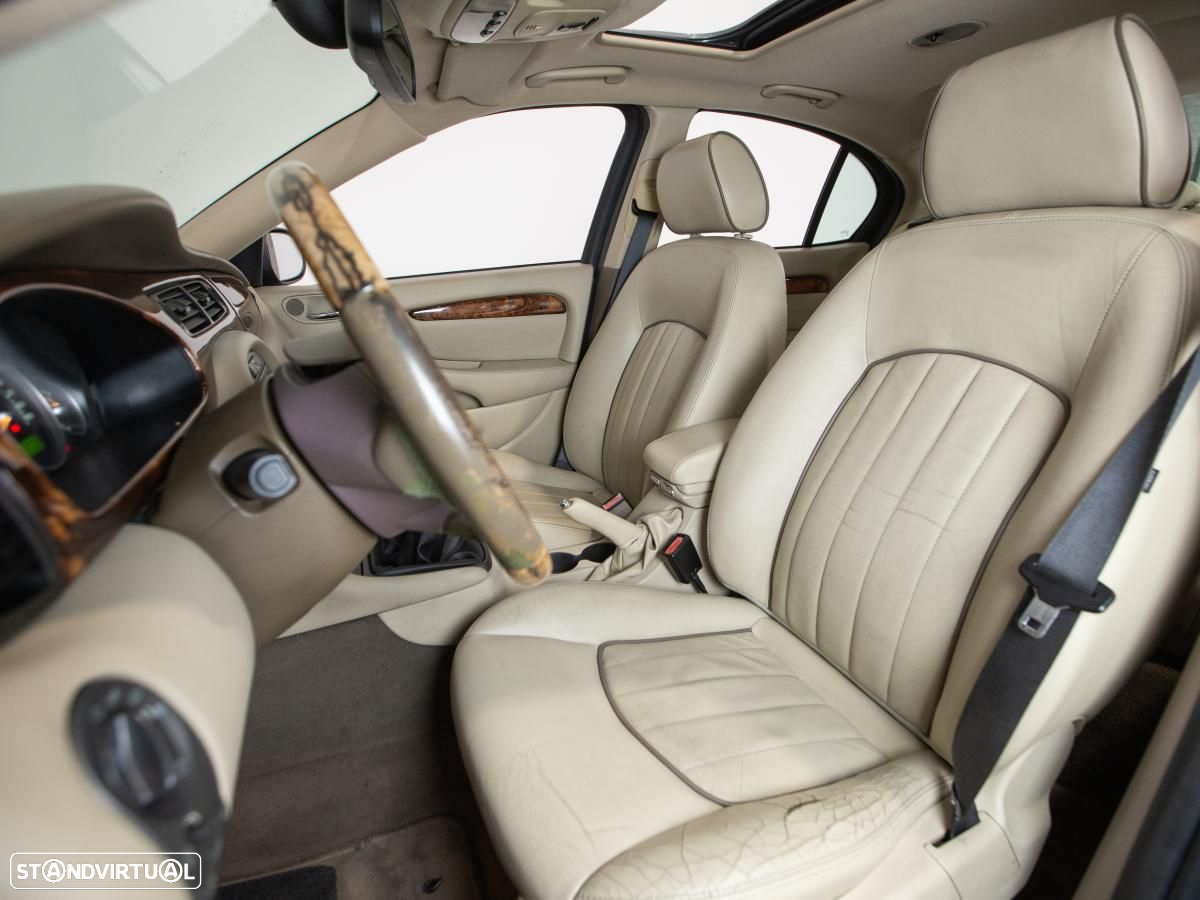 Jaguar X-Type - 9