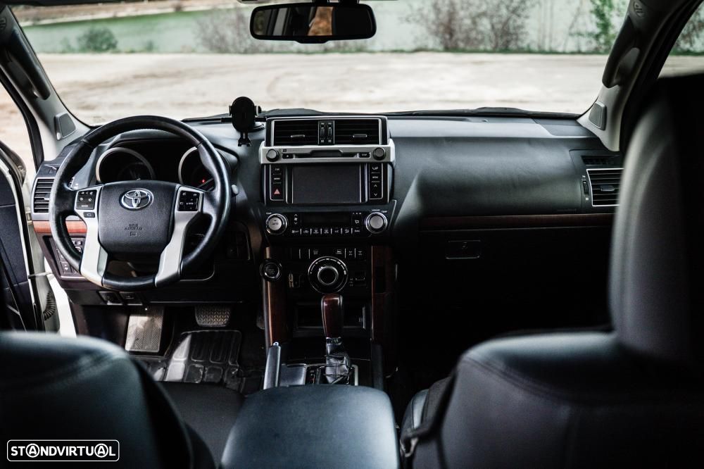 Toyota Land Cruiser Prado - 16