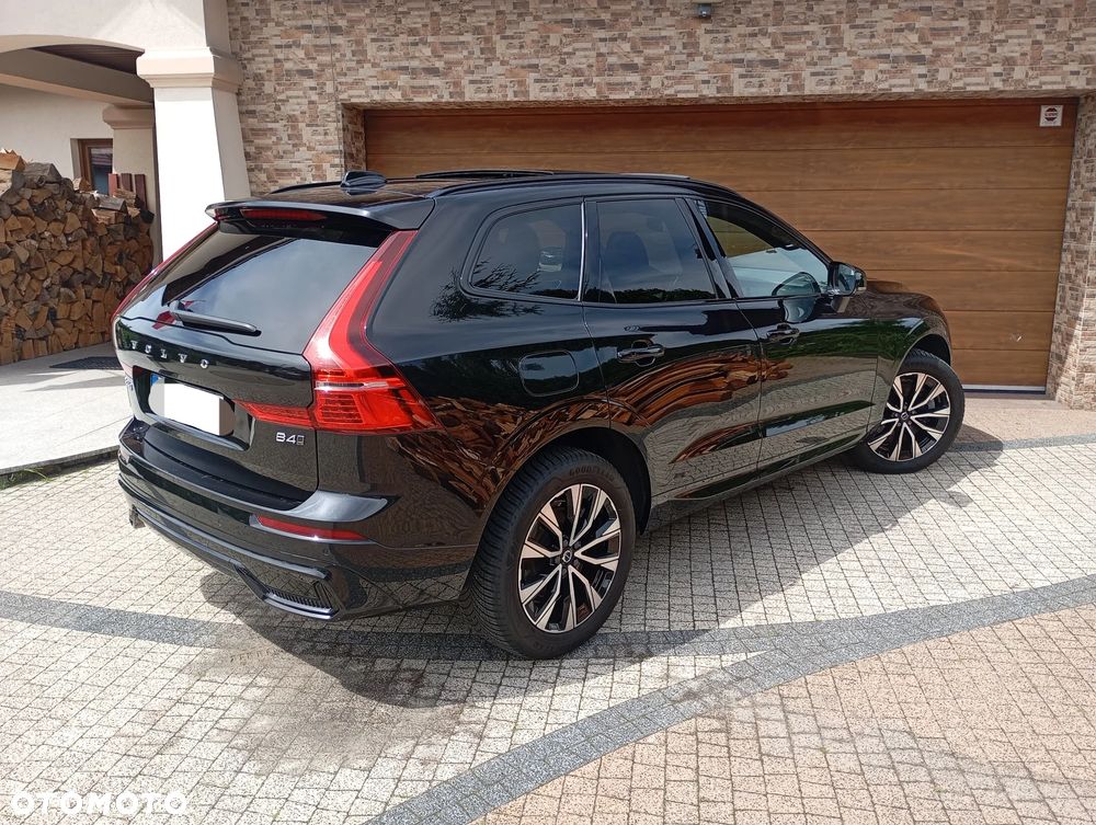 Volvo XC 60 B4 D AWD Ultimate Dark - 2