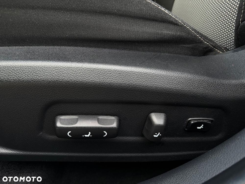 Kia Ceed 1.6 GDI DCT Platinum Edition - 22