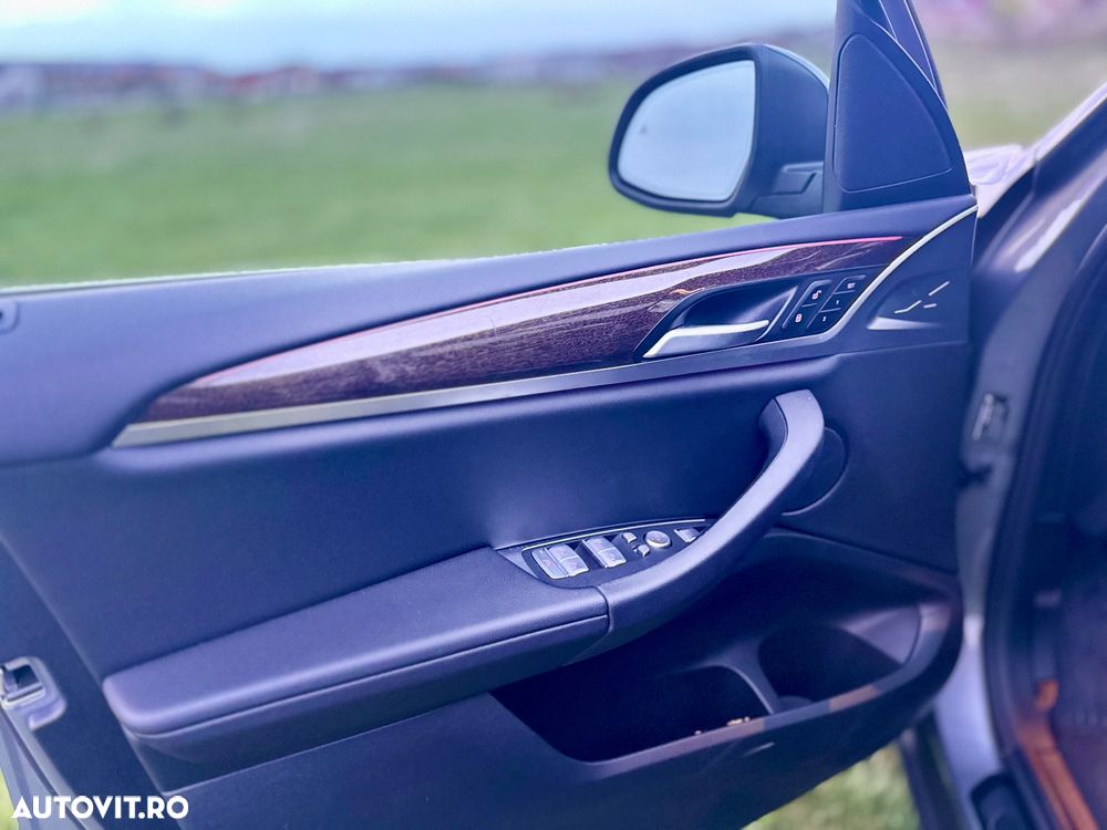 BMW X3 xDrive30i Aut. Luxury Line - 7