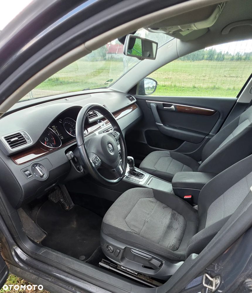 Volkswagen Passat - 13