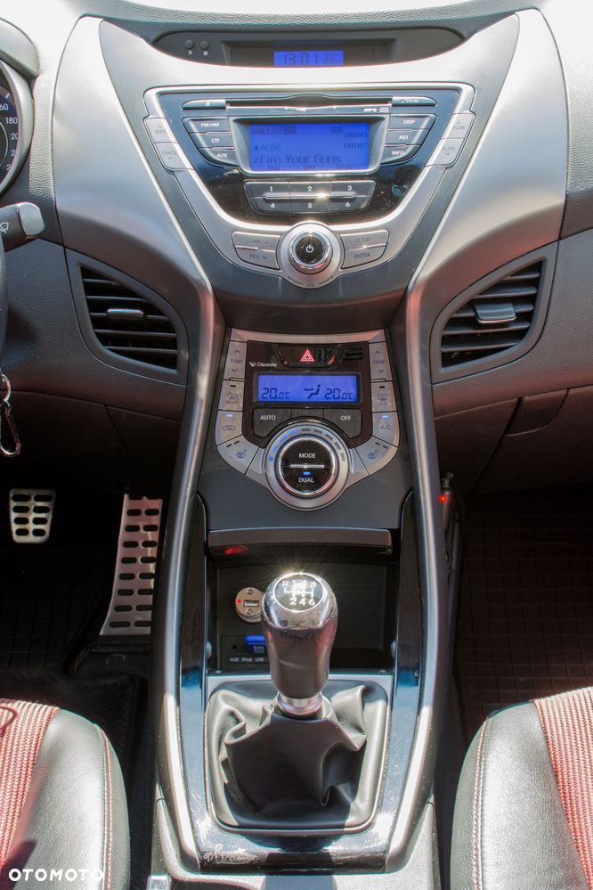 Hyundai Elantra 1.6 Style - 14