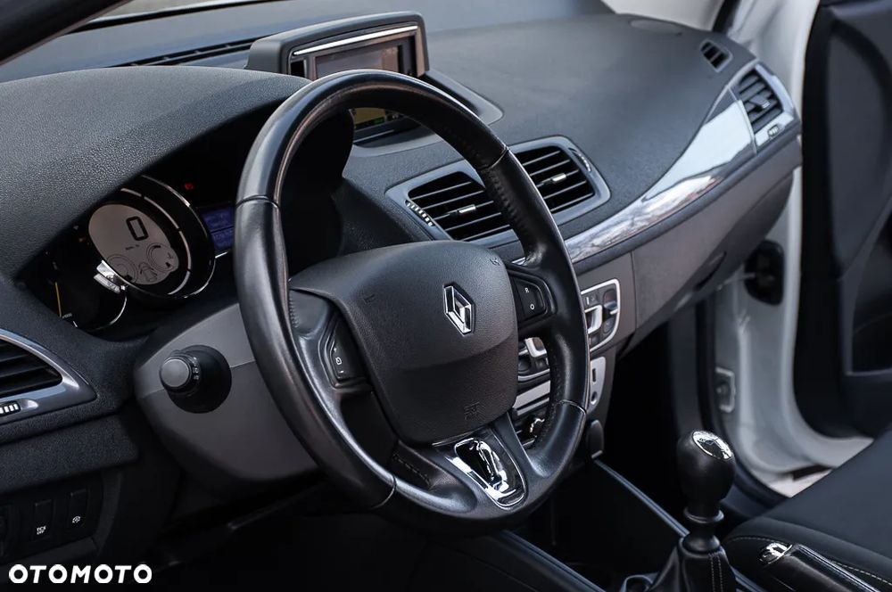 Renault Megane ENERGY TCe 115 Start & Stop Bose Edition - 24