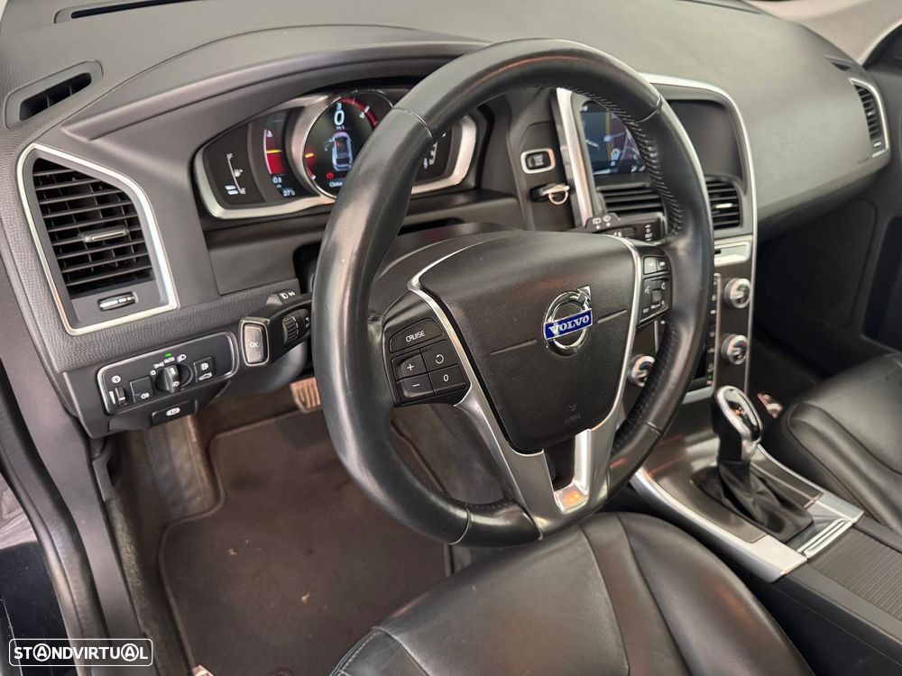Volvo XC 60 D5 AWD Aut. RDesign - 14