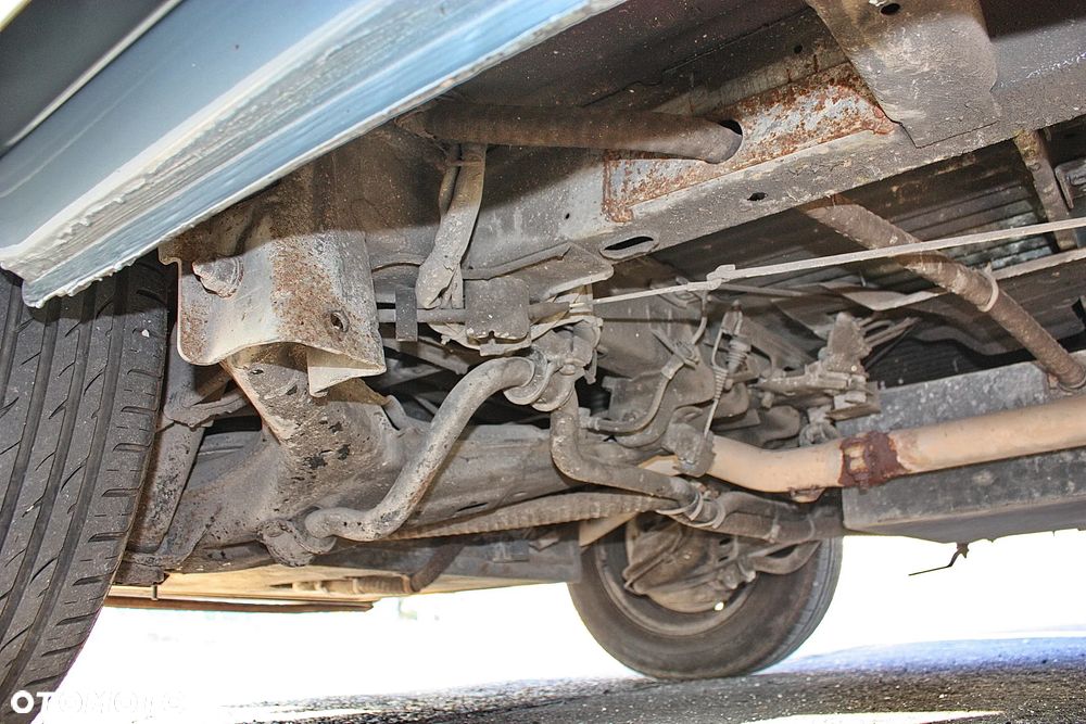 Volkswagen Caravelle - 36