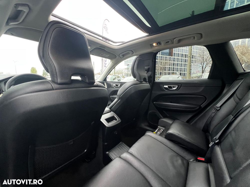 Volvo XC 60 Recharge T6 AWD AT Core - 13