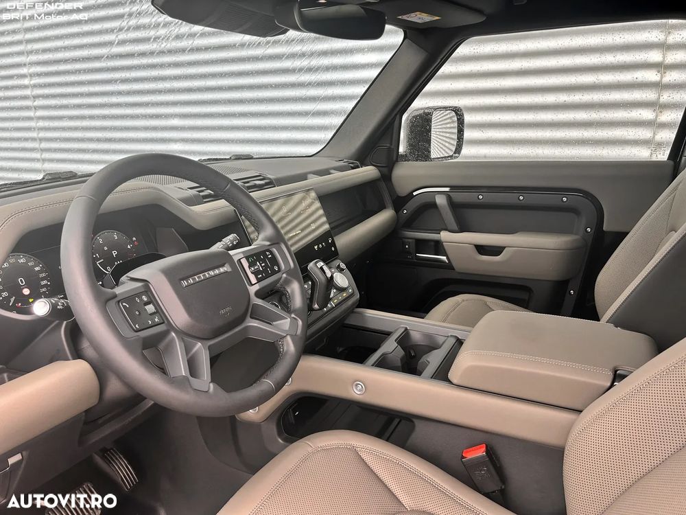 Land Rover Defender - 7