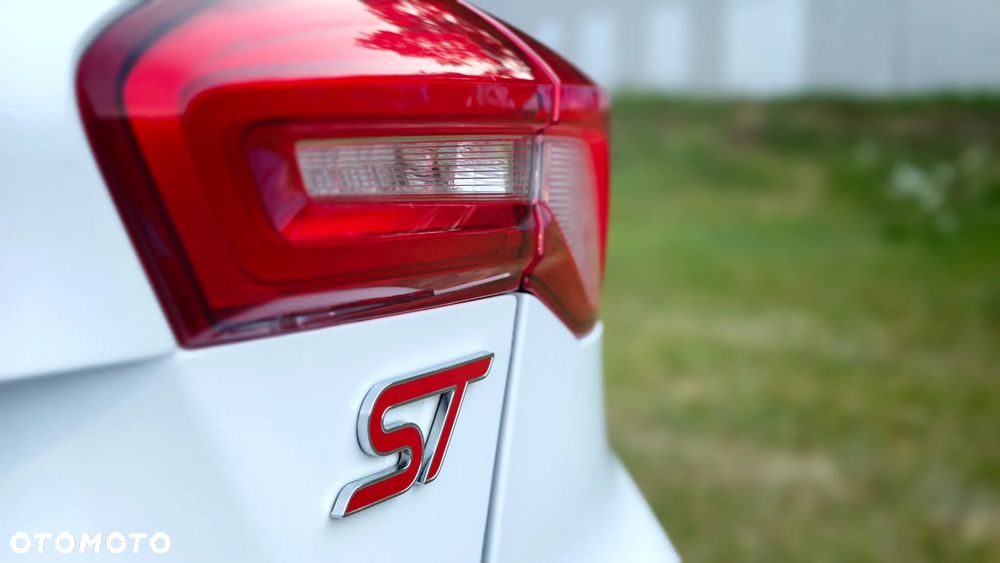 Ford Focus 2.3 EcoBoost ST-3 - 13