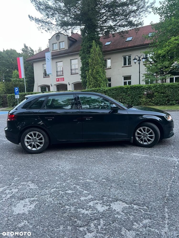 Audi A3 Sportback - 2