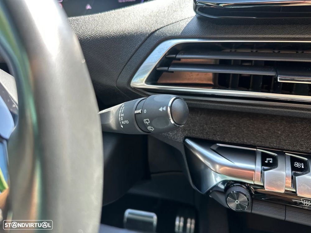 Peugeot 5008 1.5 BlueHDi Allure Pack EAT8 - 27