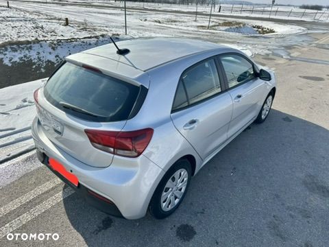 Kia Rio 1.2 L - 28
