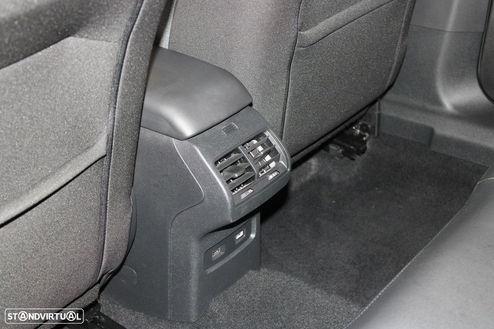 Citroën e-C4 50 kWh E-Series Collection - 28