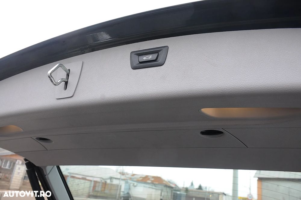 BMW Seria 3 320d Aut. Luxury Line - 29