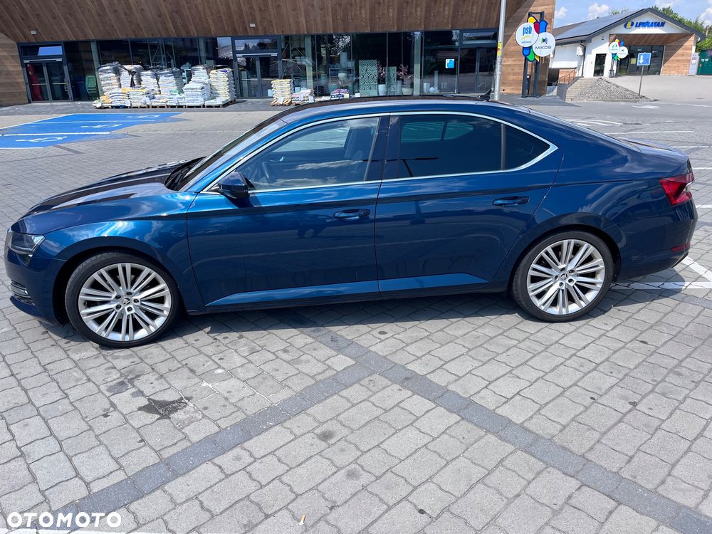 Skoda Superb 2.0 TDI DSG Premium Edition - 5