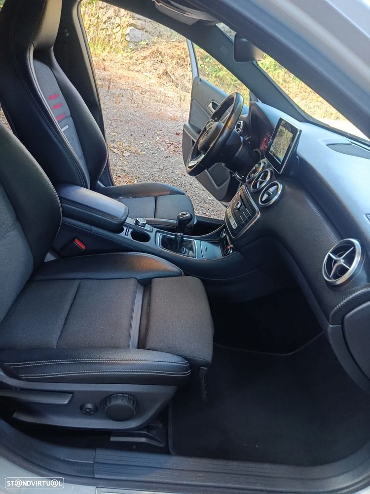 Mercedes-Benz A 180 d Urban - 11