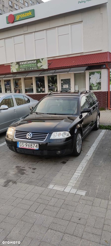 Volkswagen Passat - 1