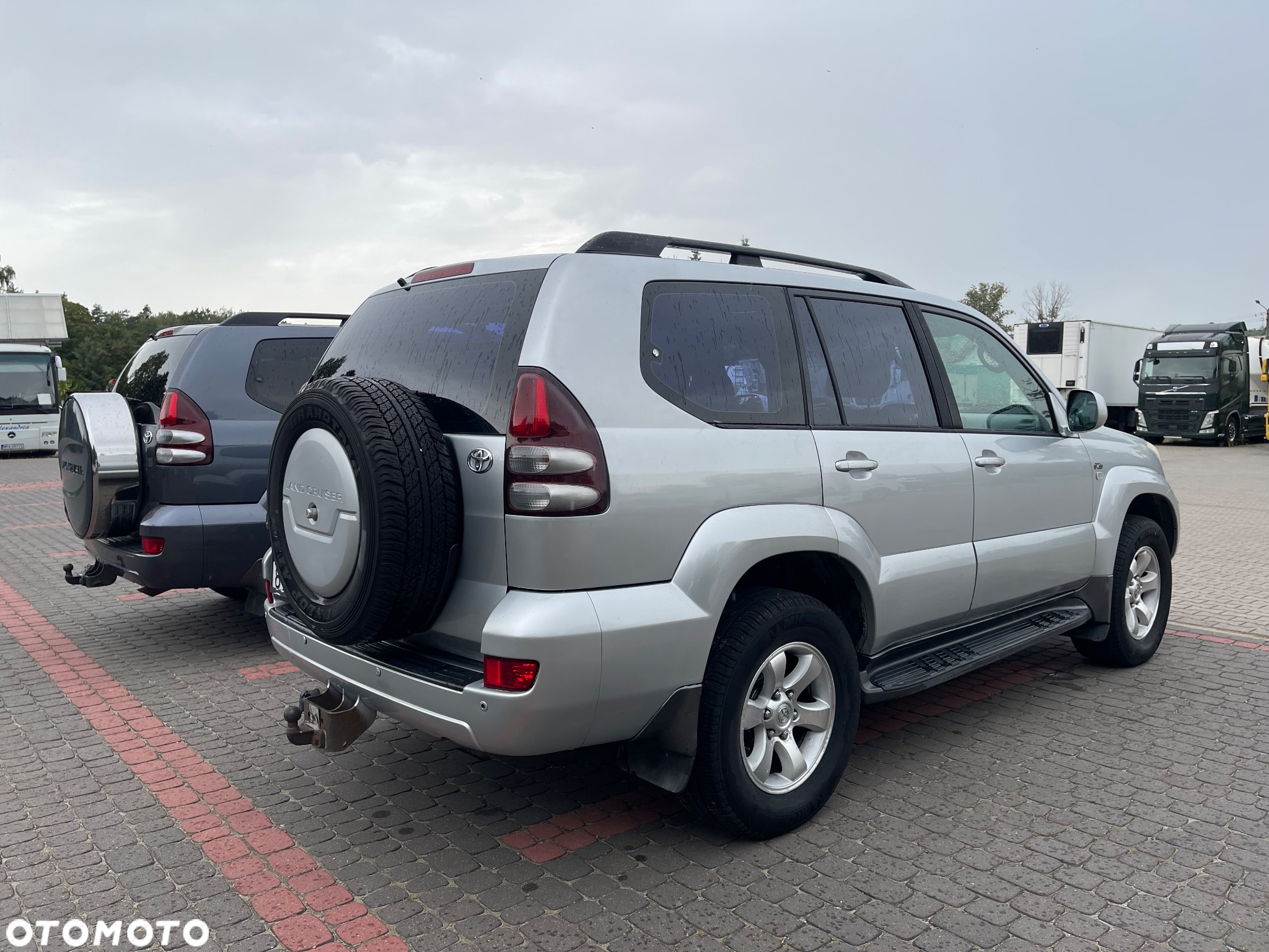 Toyota Land Cruiser - 4