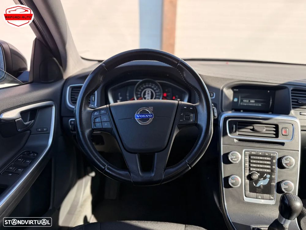 Volvo V60 1.6 D2 Momentum Eco - 16