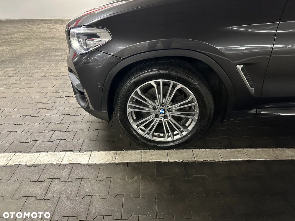 BMW X3 xDrive20d Luxury Line - 9