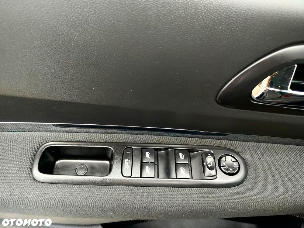 Peugeot 3008 155 THP Platinum - 27