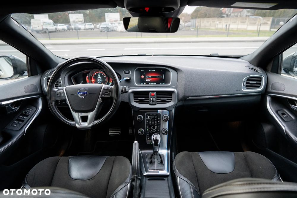 Volvo V40 T5 Geartronic RDesign - 16