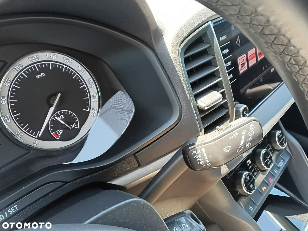 Skoda Karoq 1.5 TSI ACT Ambition - 32