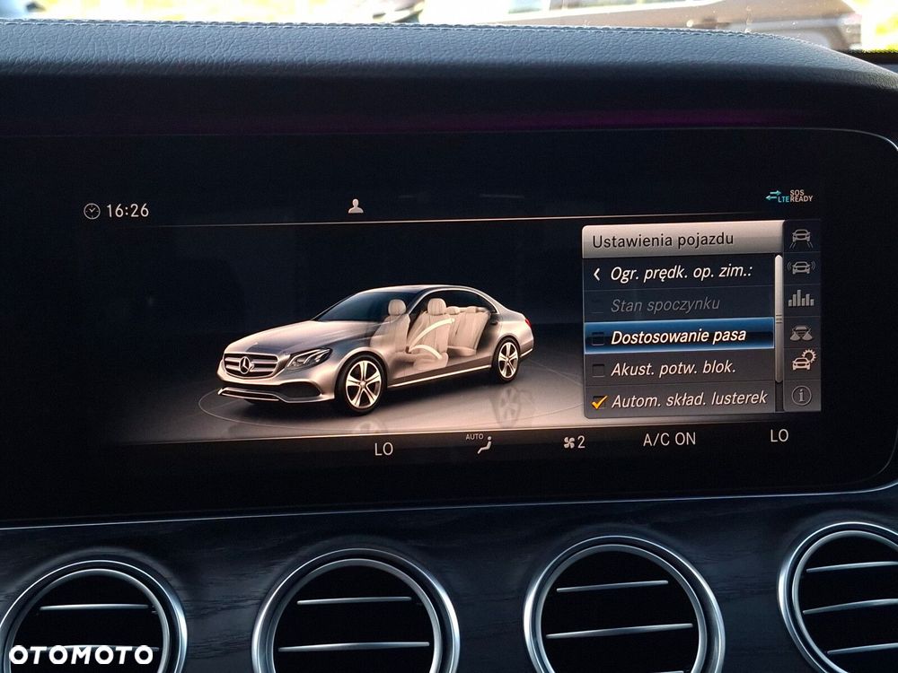 Mercedes-Benz Klasa E 220 d AMG - 33