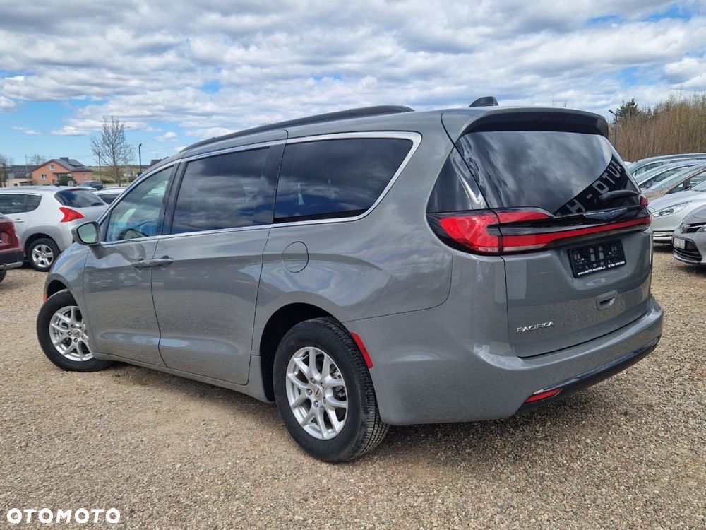 Chrysler Pacifica - 3