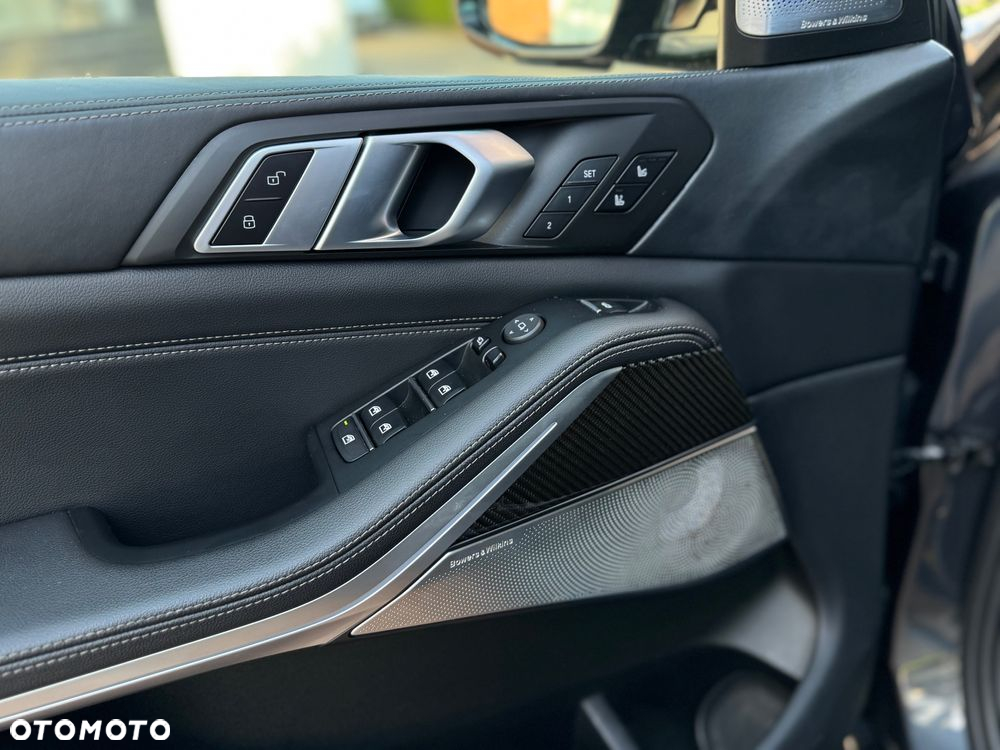 BMW X5 M M50d - 28