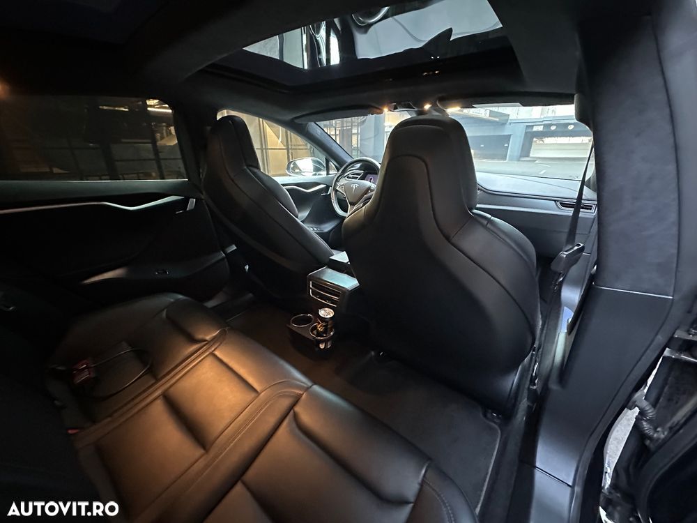 Tesla Model S - 7