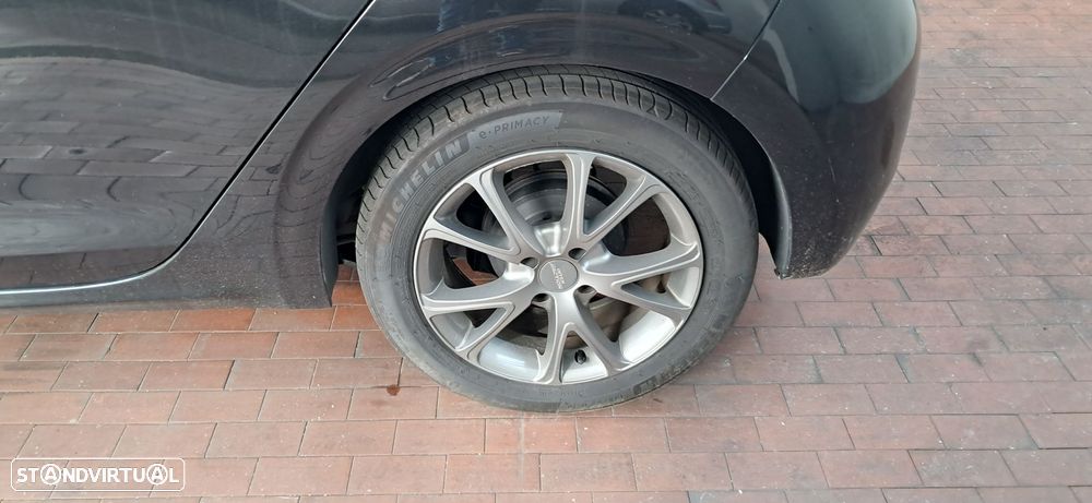 Peugeot 208 1.2 PureTech Active - 3