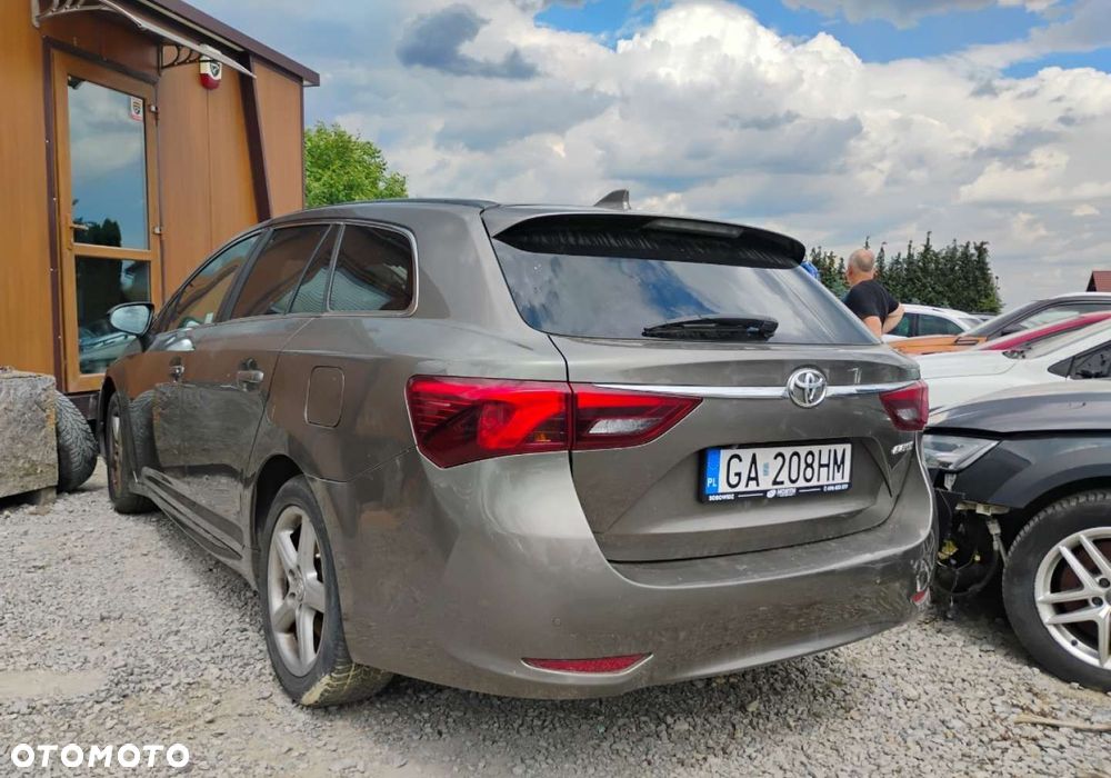 Toyota Avensis - 4