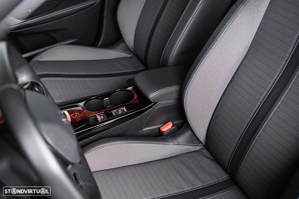 Peugeot e-2008 50 kWh Allure Pack - 28