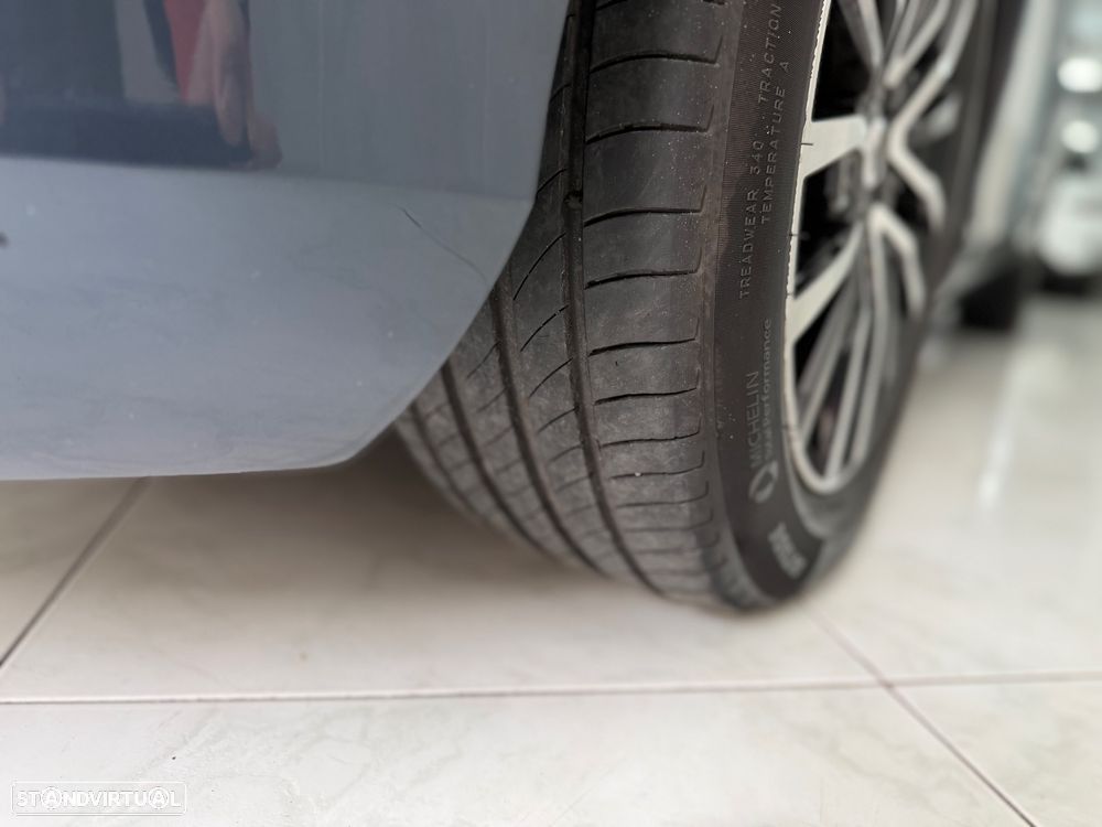 Volvo V40 2.0 D2 Momentum Geartronic - 5