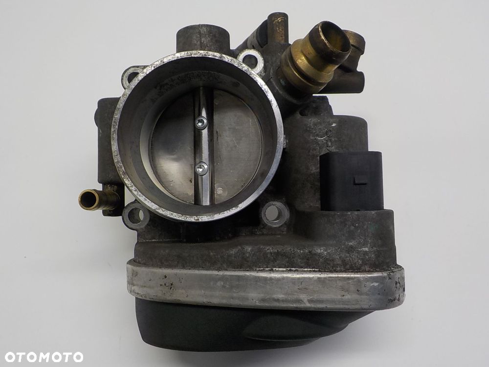 ASTRA H ZAFIRA B 1.6 Z16XER PRZEPUSTNICA 55560398 - 2