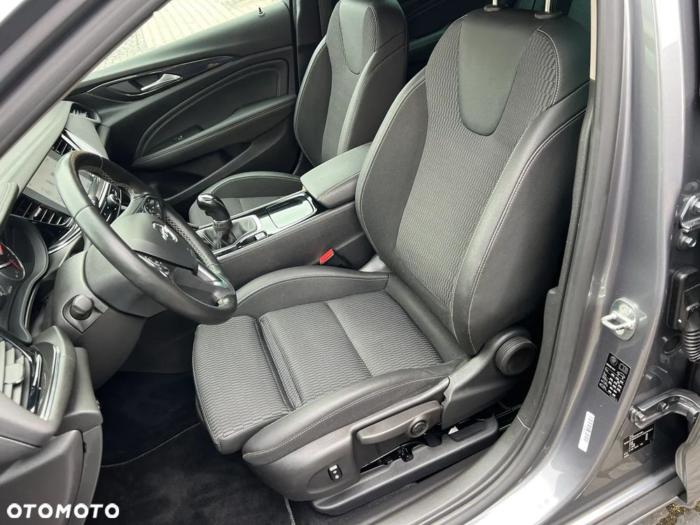Opel Insignia - 18
