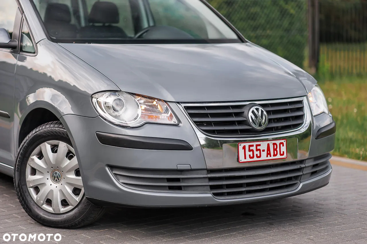 Volkswagen Touran 1.6 Conceptline - 26