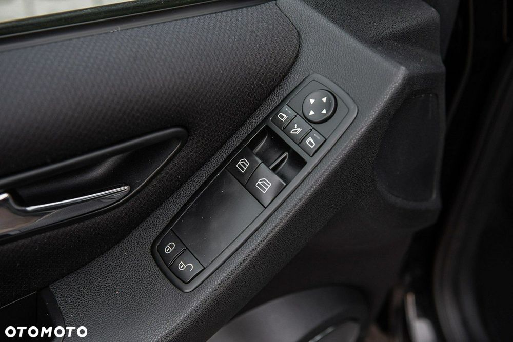 Mercedes-Benz Klasa B 150 Special Edition - 24
