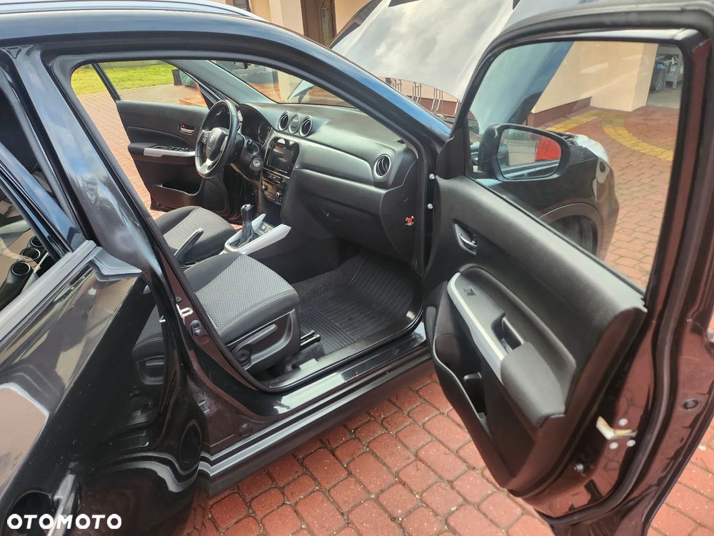 Suzuki Vitara 1.6 Comfort 2WD - 17