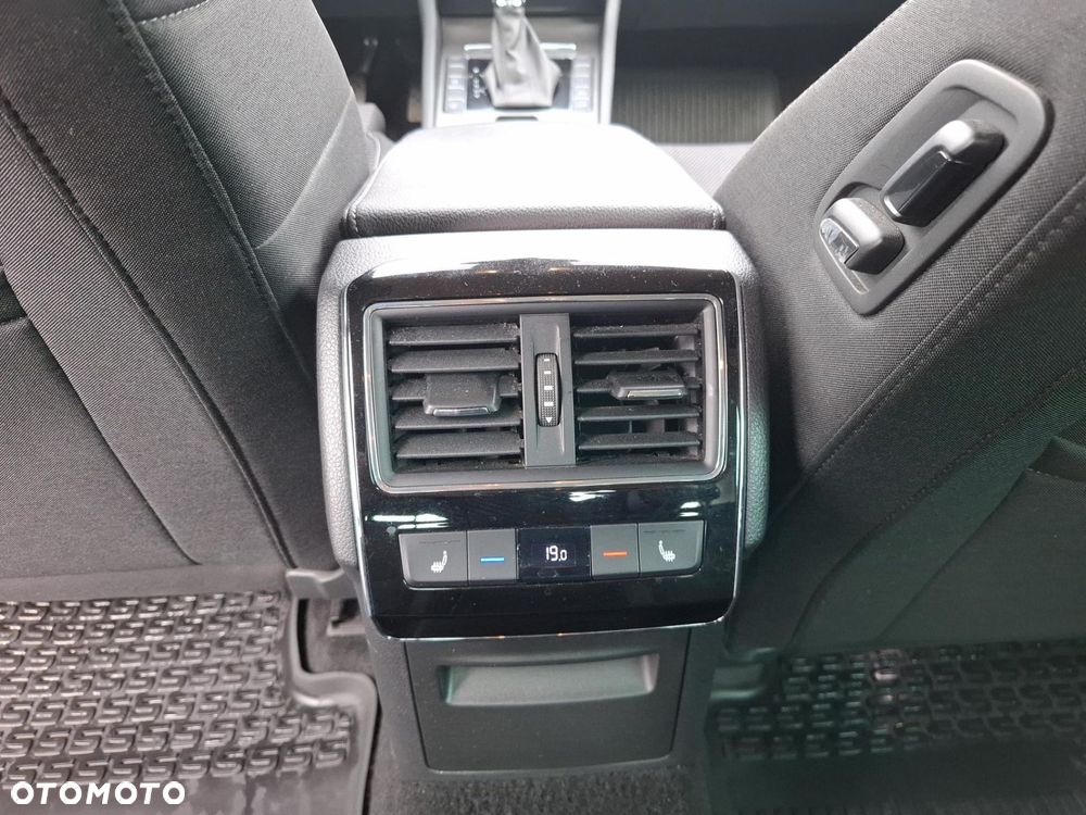 Skoda Superb 2.0 TDI SCR Style DSG - 26