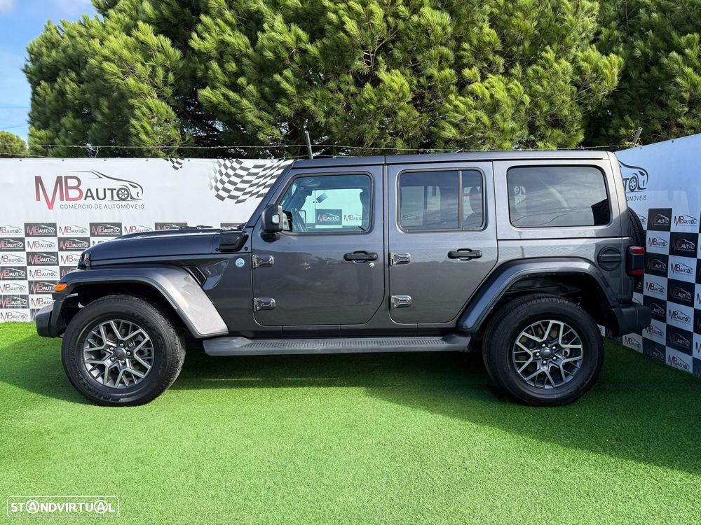 Jeep Wrangler - 10