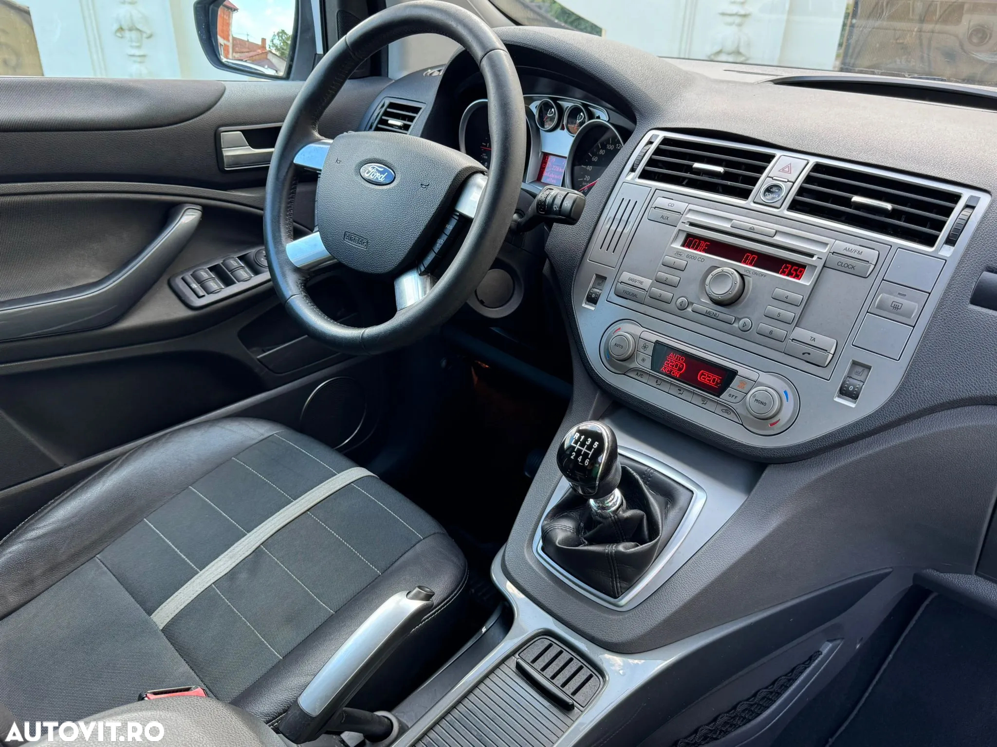 Ford Kuga - 6