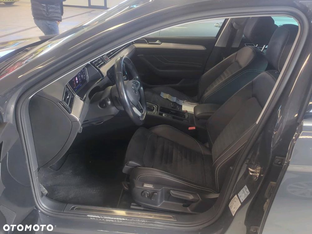 Volkswagen Passat 2.0 TSI Elegance DSG - 9