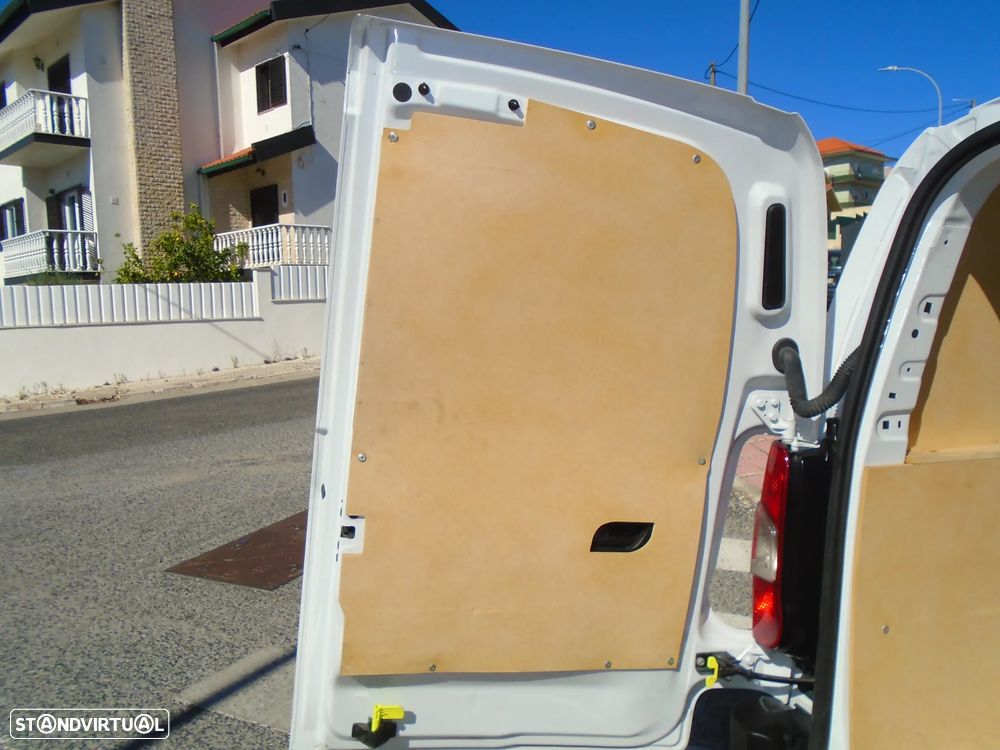 Opel COMBO  LONGA-NACIONAL-3 Lugares-102CV-6V-IVA DEDUTIVEL - 32