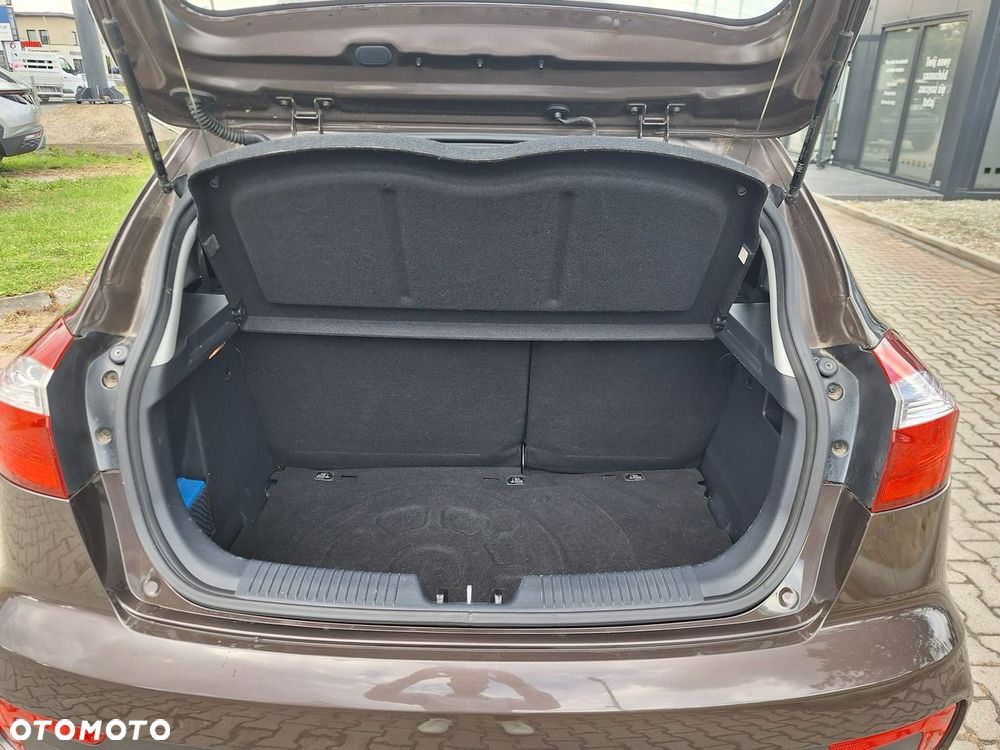 Kia Rio 1.2 M - 23
