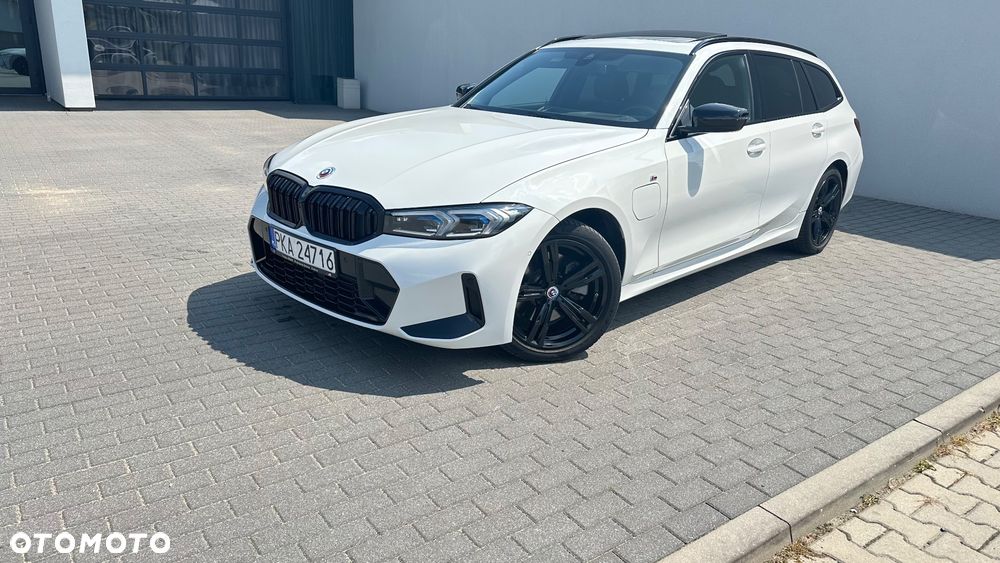 BMW Seria 3 330e M Sport - 1