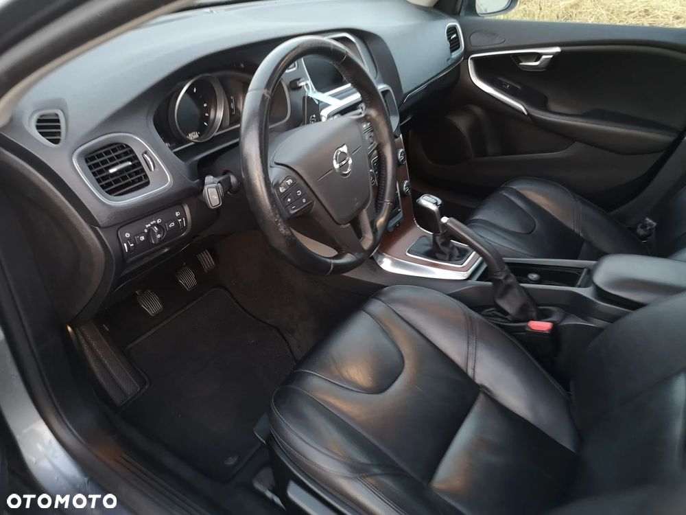 Volvo V40 D2 Momentum - 18