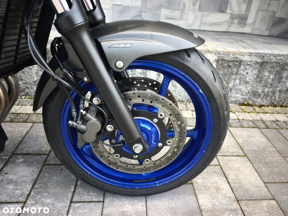 Yamaha XJ - 12