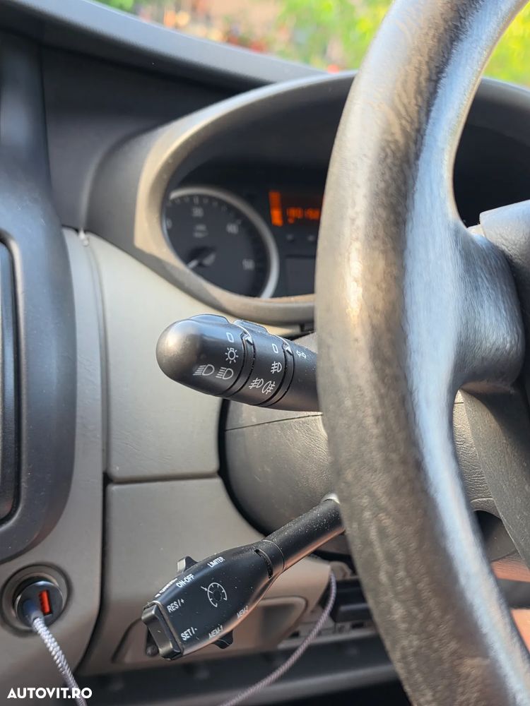 Opel Vivaro - 9